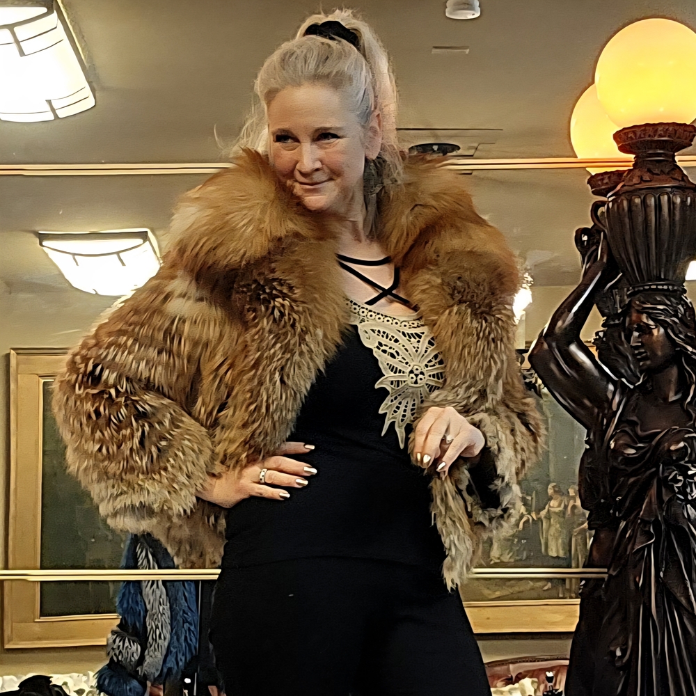 Luxurious Red Fox Fur Coat M/L